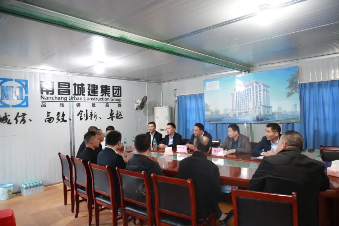南昌城投集团人武部开展传承军人精神，，，，，，，做集团建设发展的“排头兵”座谈会